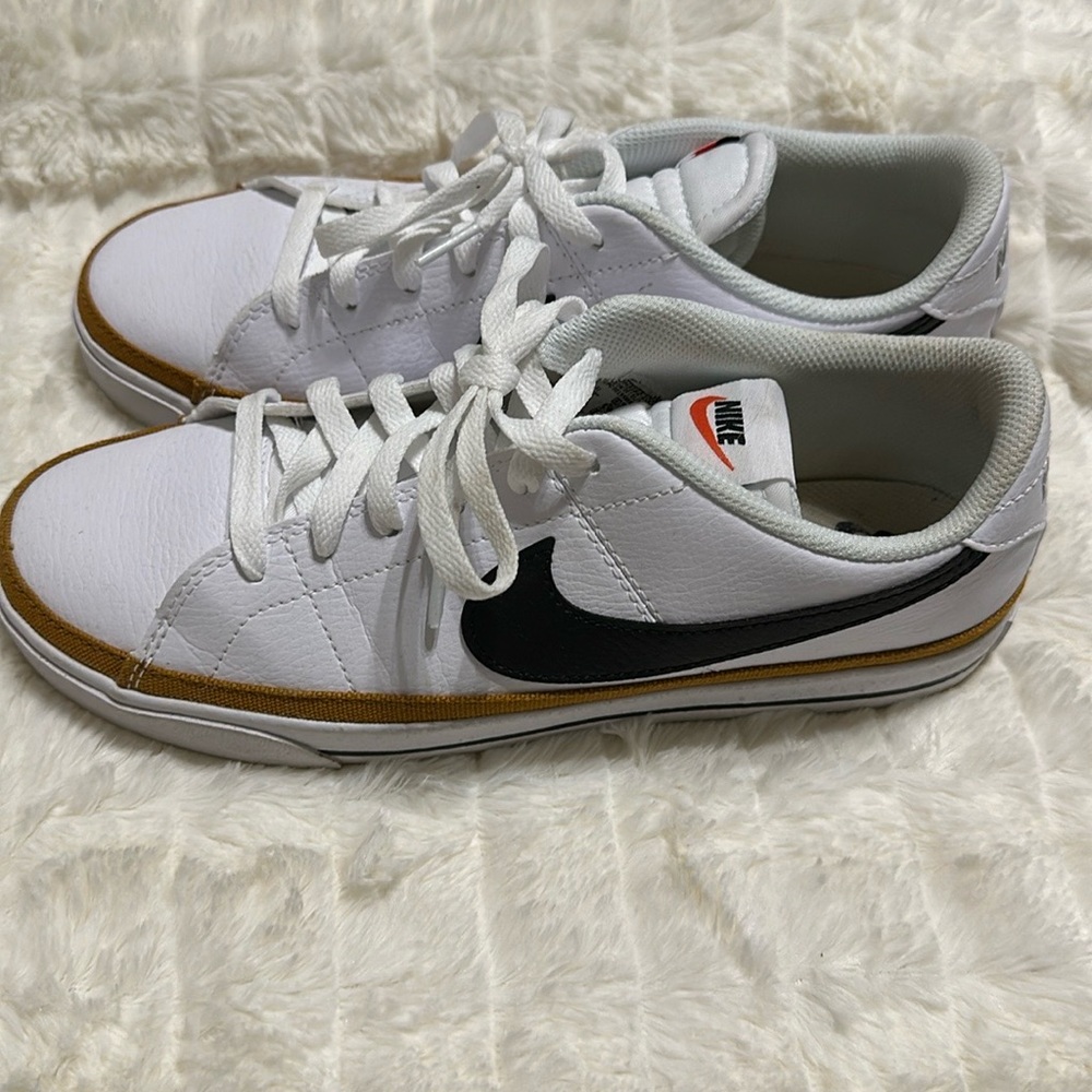 nike shoes!!